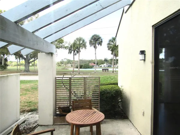 $2,100 | 2405 Crispin Court, Unit E1, Sarasota, FL 34235