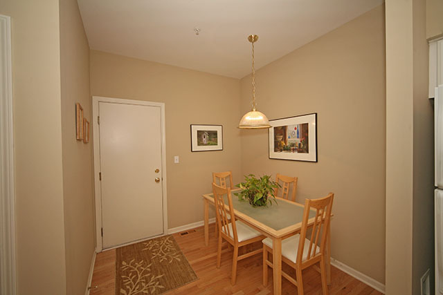 828 Riding Lane St. Charles, IL 60174 - Photo 11 of 24