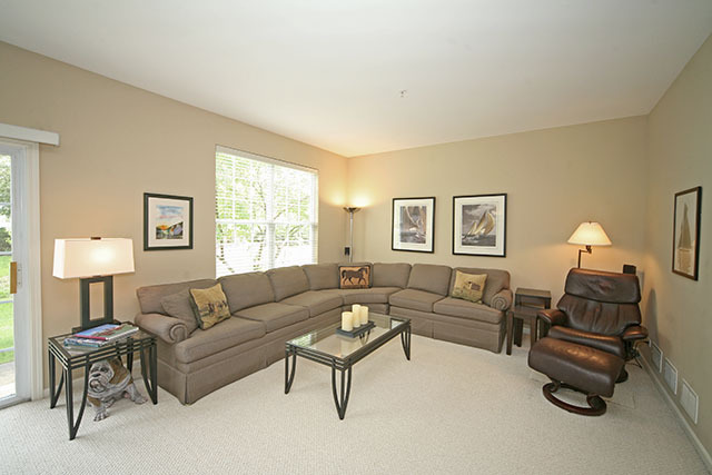 828 Riding Lane St. Charles, IL 60174 - Photo 3 of 24