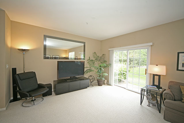 828 Riding Lane St. Charles, IL 60174 - Photo 4 of 24