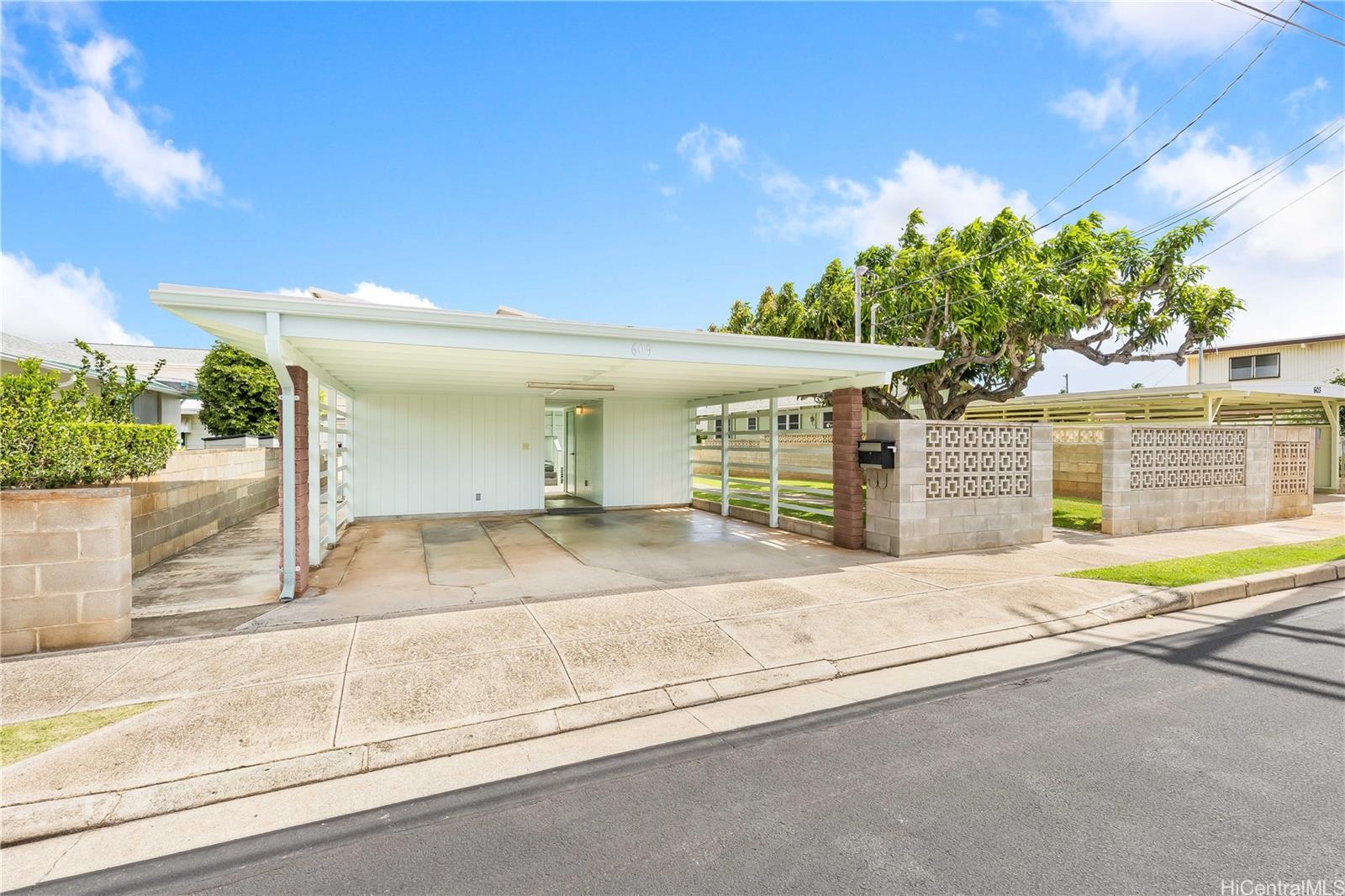 609 Hunapaa Street Honolulu, HI 96816 - Photo 2 of 25