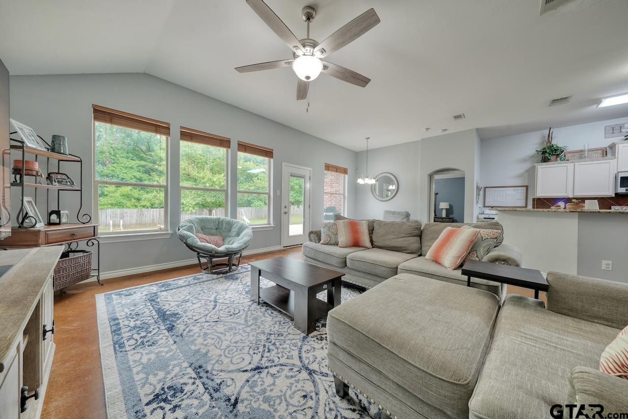 1306 Swinging Bridge Road Longview, TX 75604 - Photo 9 of 48