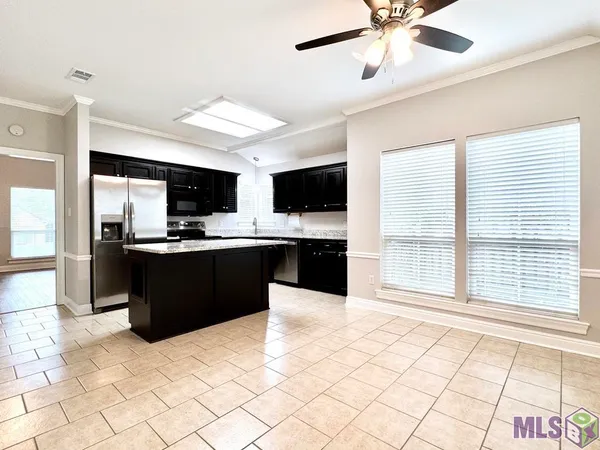 $2,150 | 18440 Lakefield Avenue, Baton Rouge, LA 70817