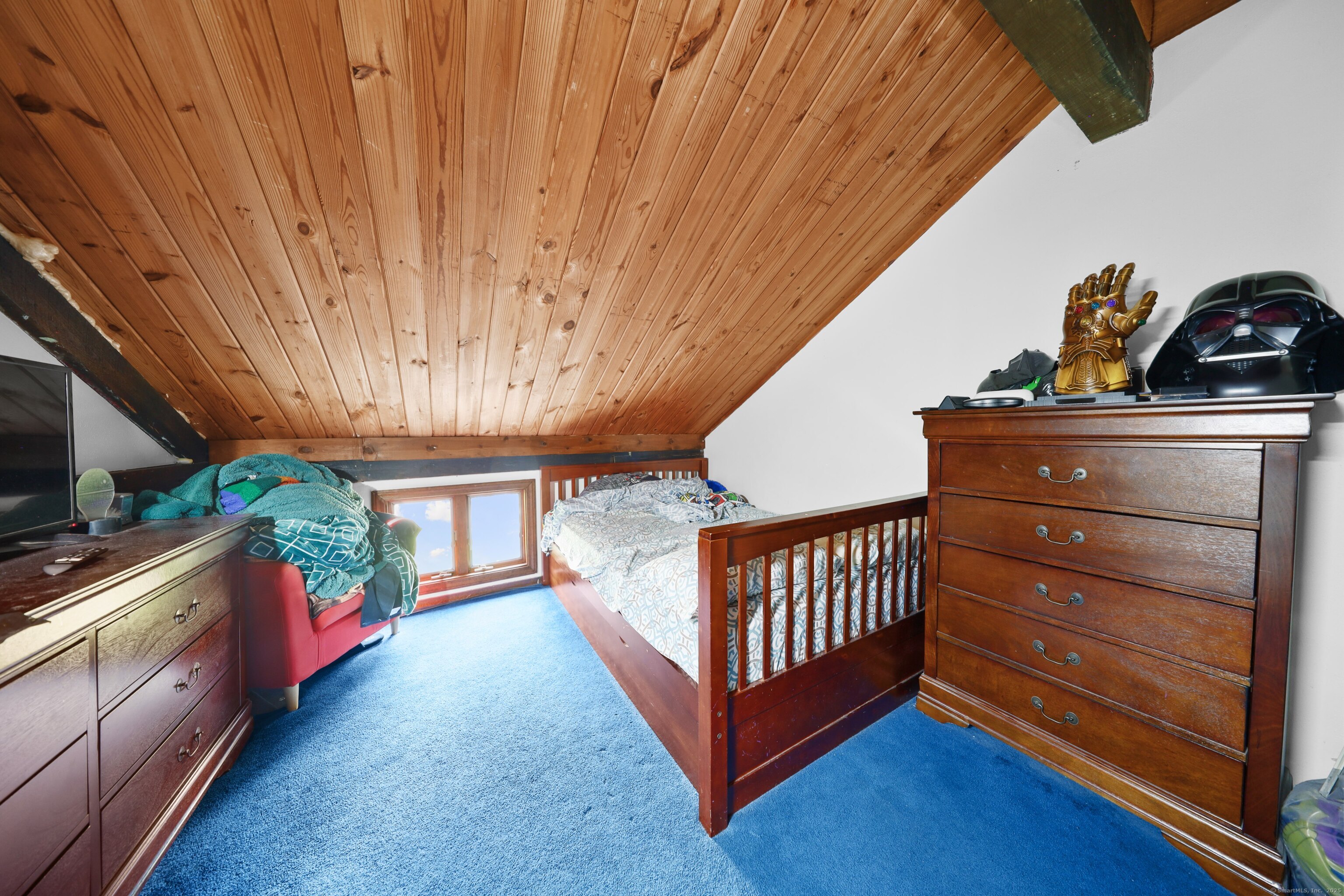 3 Rozum Circle Prospect, CT 06712 - Photo 23 of 40 a view of a hallway with a hardwood floor