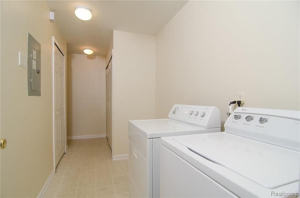 11694 Farmington Road Livonia, MI 48150 - Photo 11 of 21