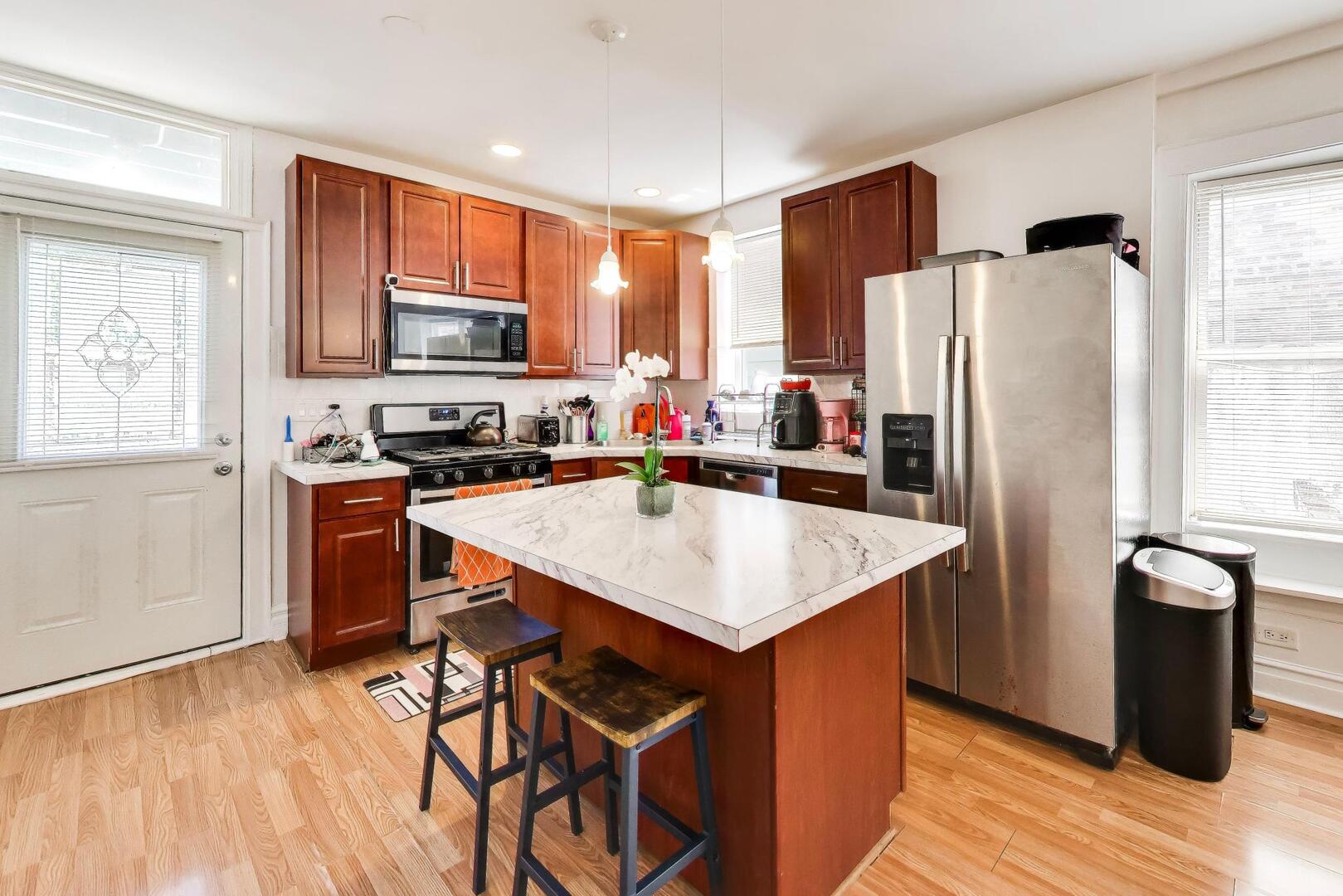 3435 North Harding Avenue, Unit 2 Chicago, IL 60618 - Photo 5 of 24