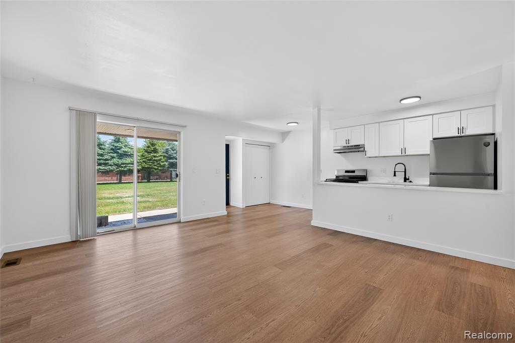 48770 Shelby Road Road, Unit 15 Utica, MI 48317 - Photo 4 of 19