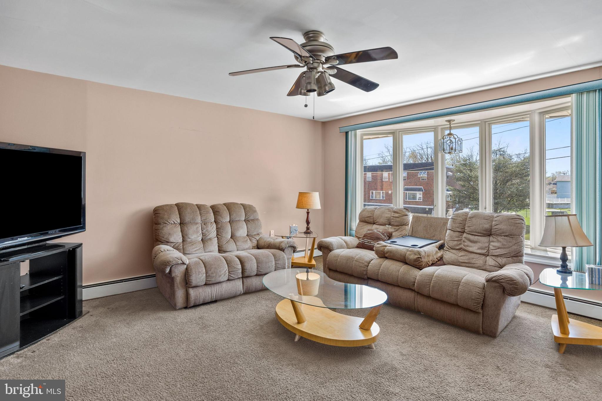 9921 South Canterbury Road Philadelphia, PA 19114 - Photo 4 of 29 Gallery Image 4