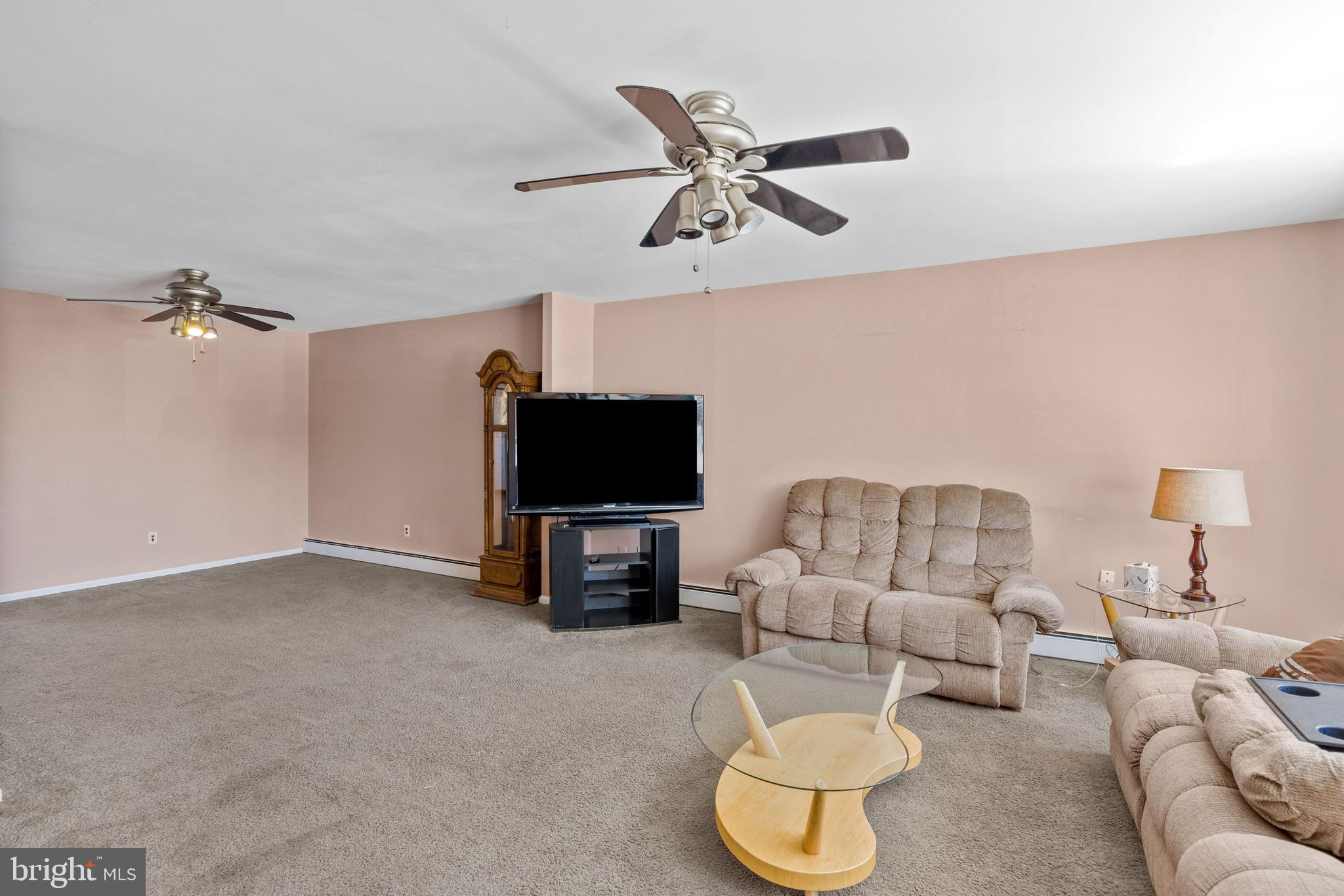 9921 South Canterbury Road Philadelphia, PA 19114 - Photo 6 of 29 Gallery Image 6