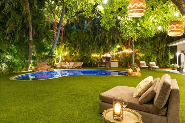 $6,490,000 | 330 Gulf Road, Key Biscayne, FL 33149