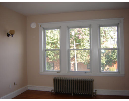 33 Stratton Street Boston, MA 02124 - Photo 5 of 9 Gallery Image 5