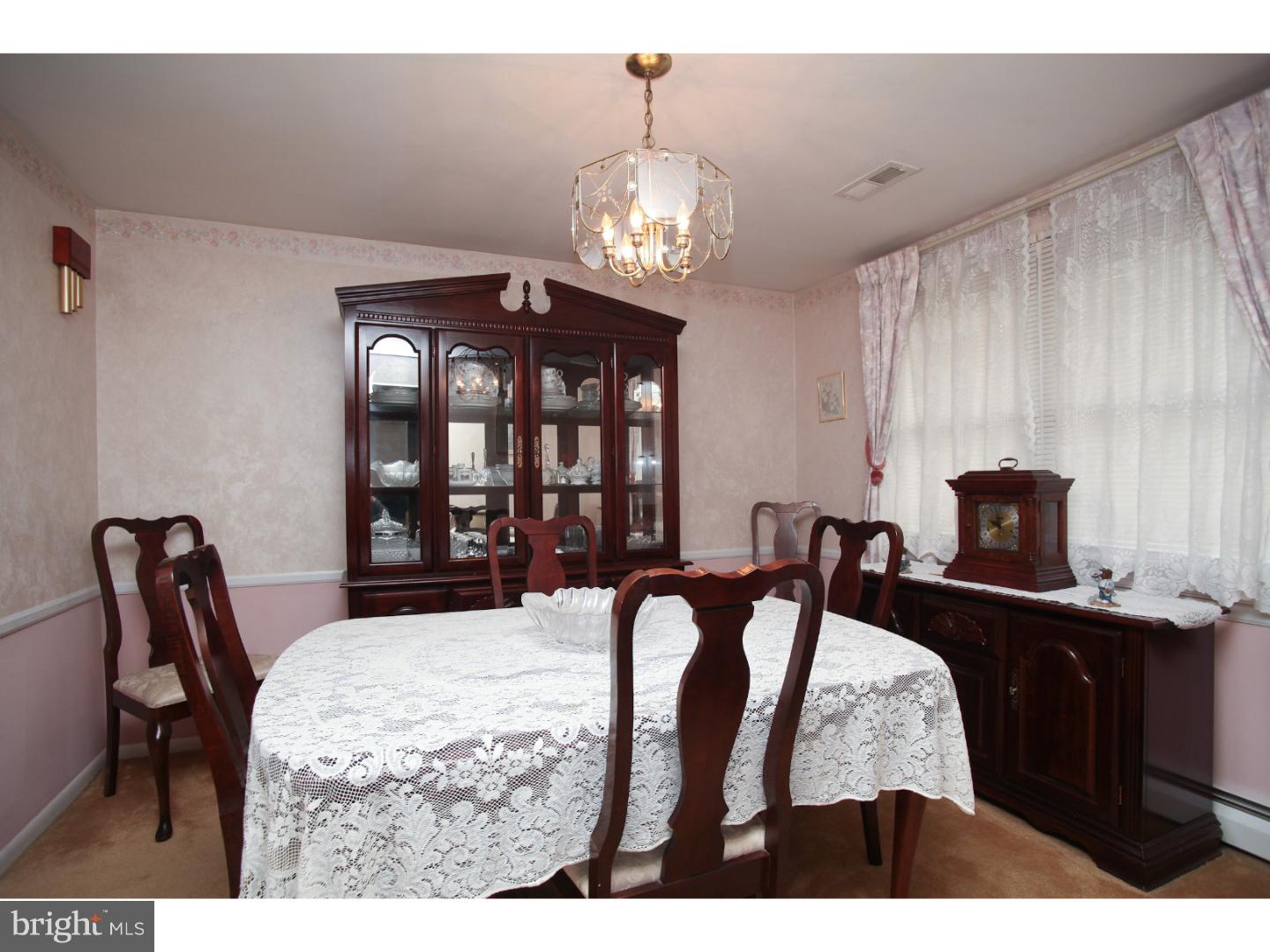 292 Surrey Road Warminster, PA 18974 - Photo 3 of 18 Gallery Image 3