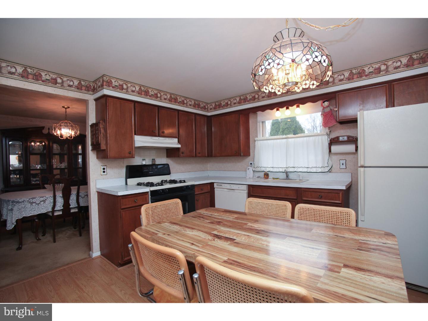 292 Surrey Road Warminster, PA 18974 - Photo 5 of 18 Gallery Image 5