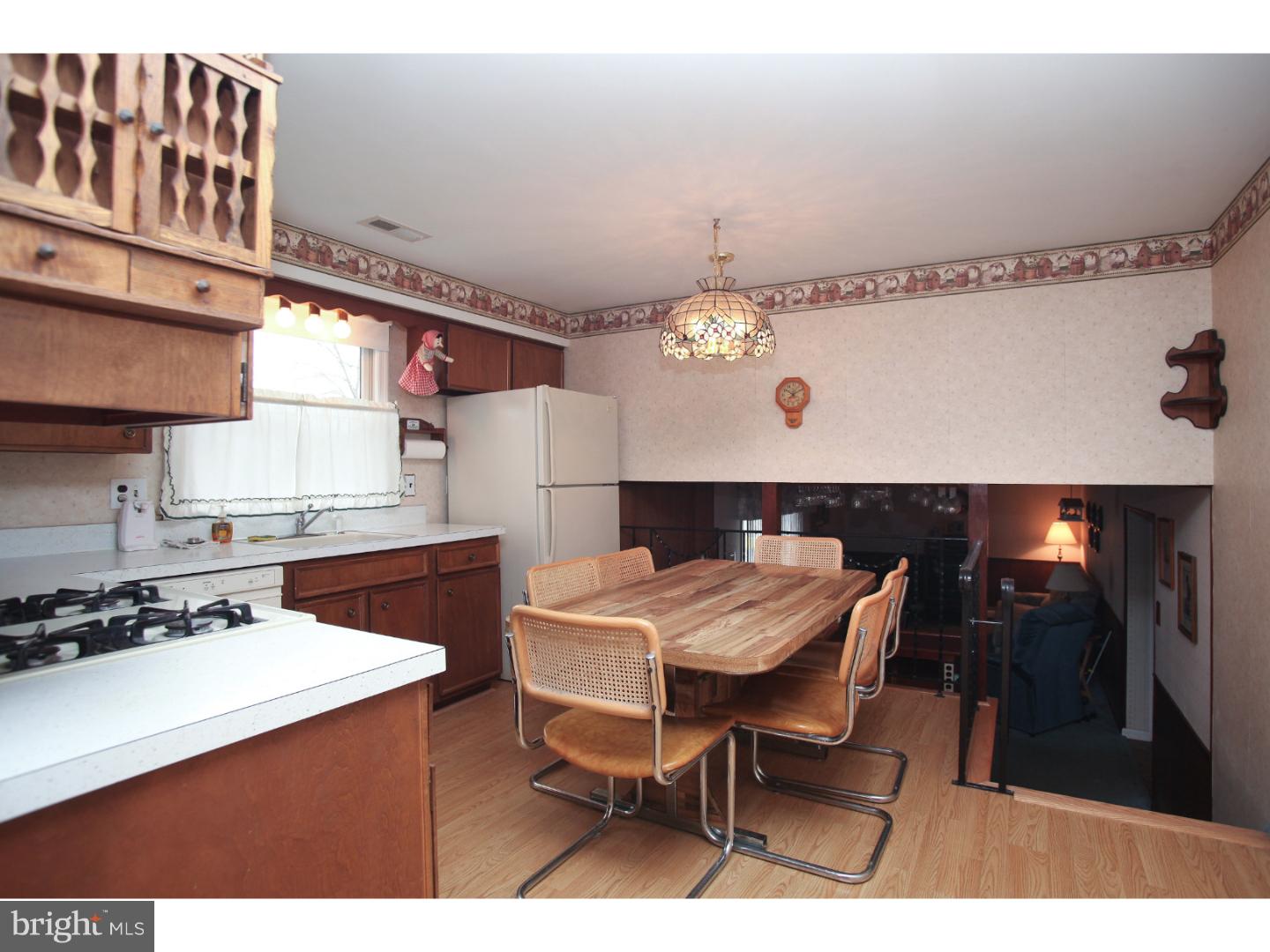 292 Surrey Road Warminster, PA 18974 - Photo 6 of 18 Gallery Image 6