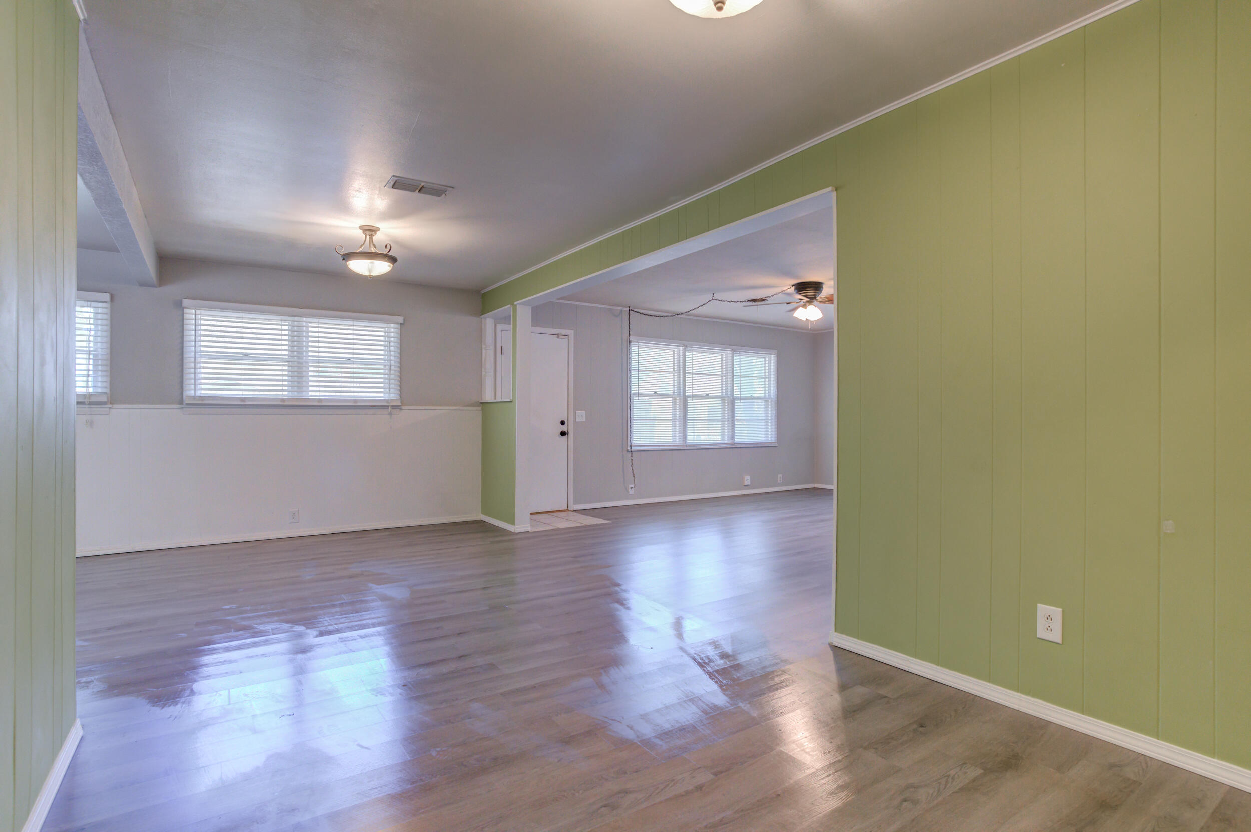 4202 52nd Street Lubbock, TX 79413 - Photo 3 of 23 Entry