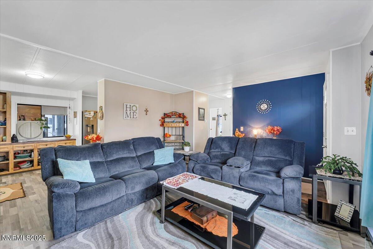 485 Capricorn Circle Reno, NV 89521 - Photo 18 of 31 a living room with furniture and a couch