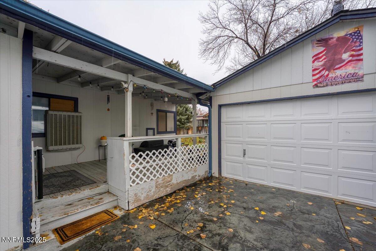 485 Capricorn Circle Reno, NV 89521 - Photo 4 of 31 a view of backyard