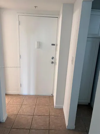 $1,895 | 19380 Collins Avenue, Unit 319, Sunny Isles Beach, FL 33160