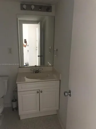 $1,895 | 19380 Collins Avenue, Unit 319, Sunny Isles Beach, FL 33160
