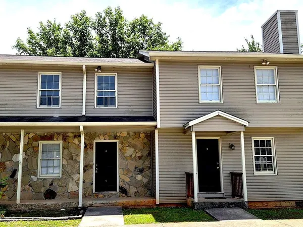 $1,800 | 3360 Club Drive, Unit C, Lawrenceville, GA 30044