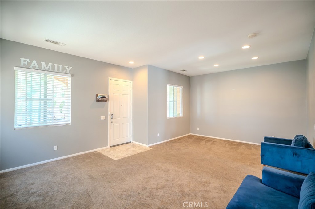 1895 Silver Drop Lane Hemet, CA 92545 - Photo 7 of 50 Living room