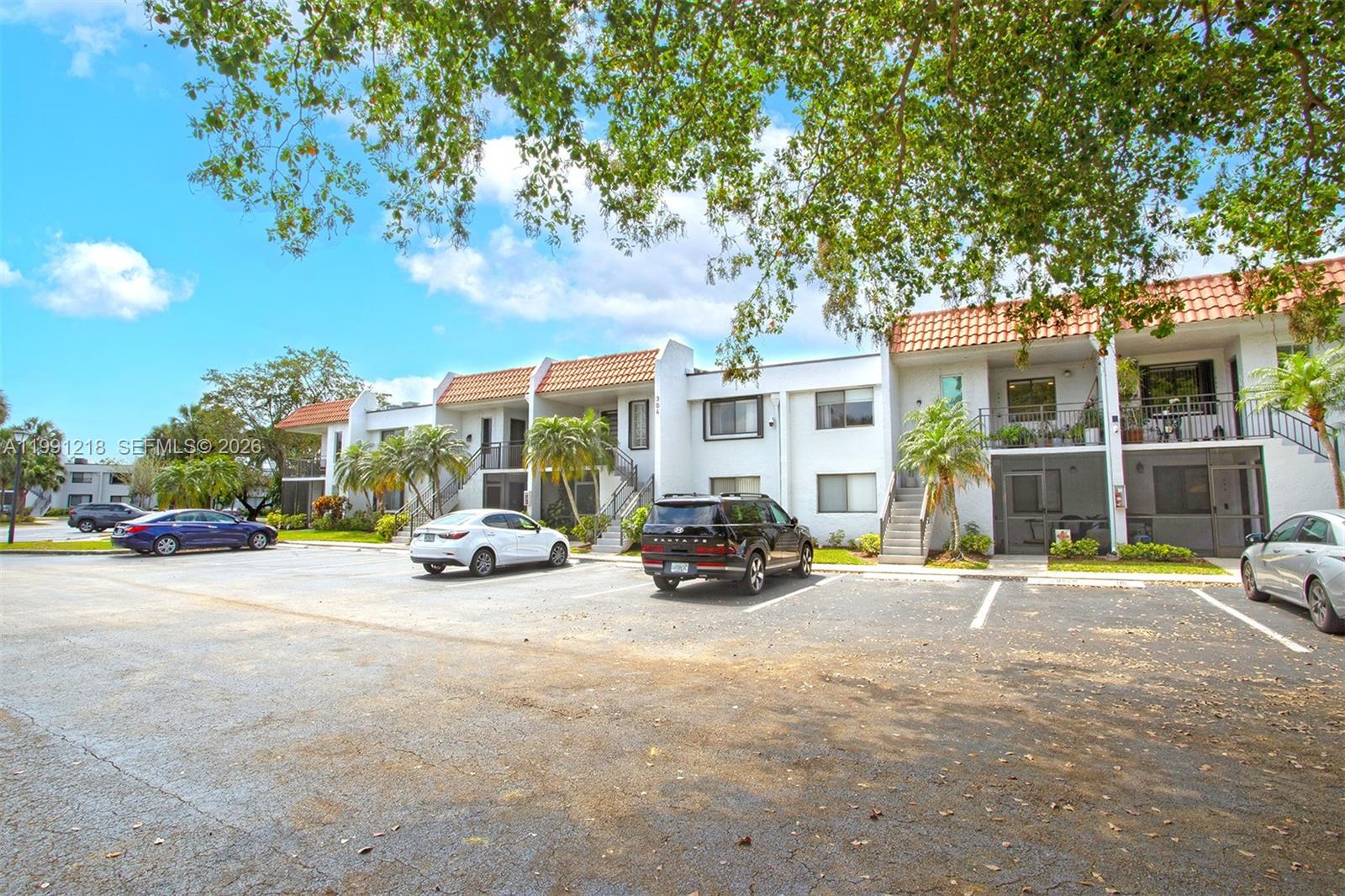 304 Racquet Club Road, Unit 203 Weston, FL 33326 - Photo 4 of 48