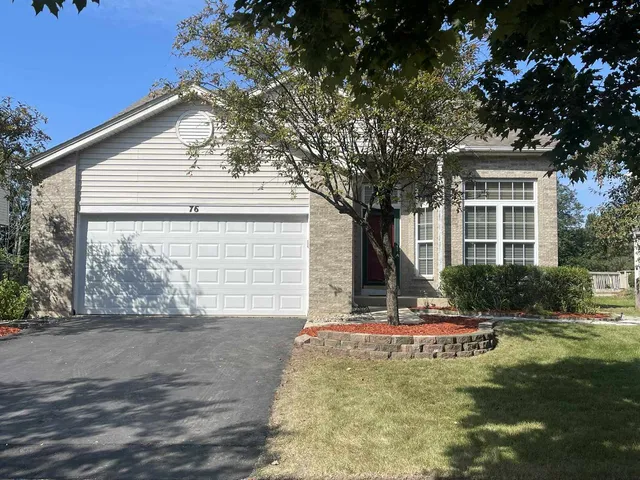 $2,800 | 76 Canterbury Trail, Romeoville, IL 60446