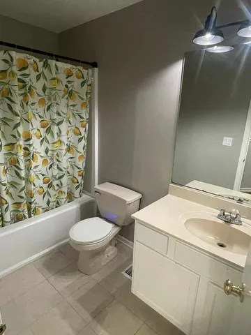 $2,800 | 76 Canterbury Trail, Romeoville, IL 60446