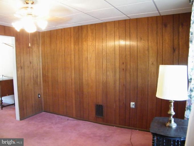 4110 Falls Road Baltimore, MD 21211 - Photo 3 of 17 Living Room