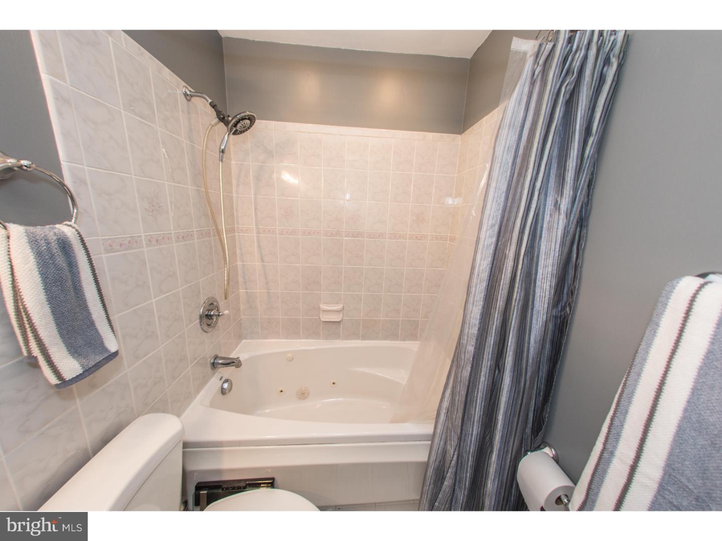 51 Hedge Road Levittown, PA 19056 - Photo 11 of 25 Gallery Image 11