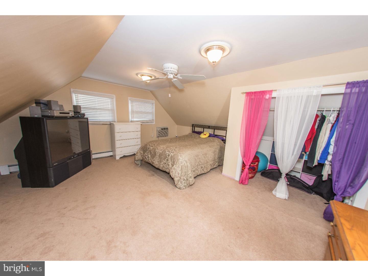 51 Hedge Road Levittown, PA 19056 - Photo 17 of 25 Gallery Image 17