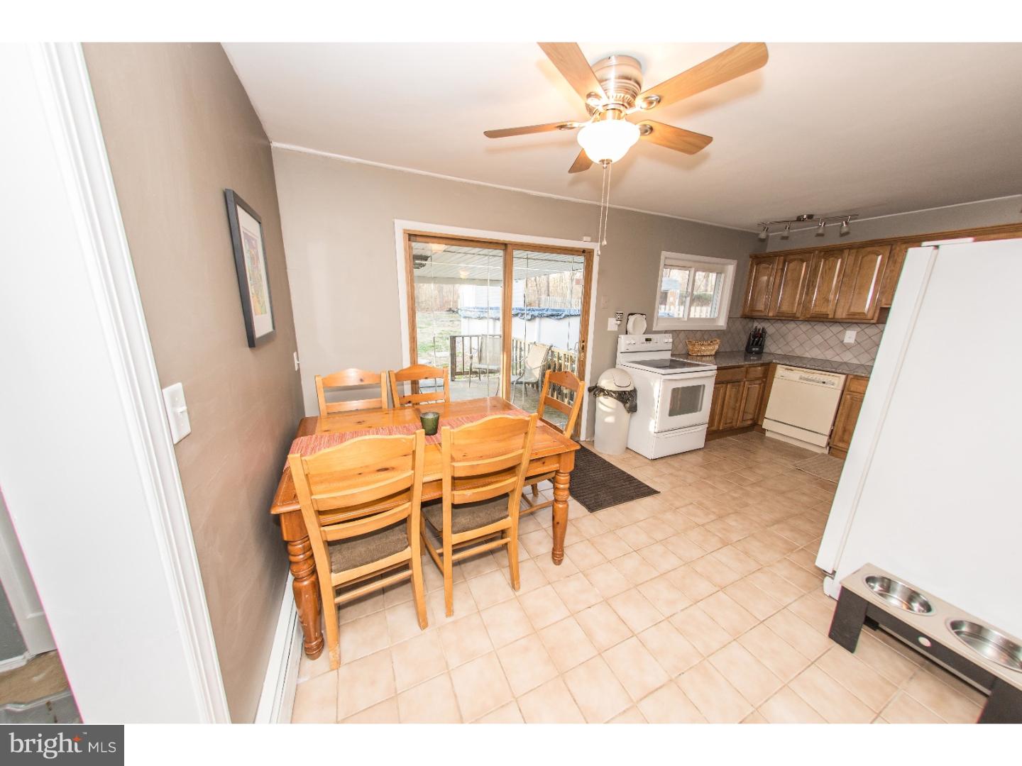 51 Hedge Road Levittown, PA 19056 - Photo 7 of 25 Gallery Image 7