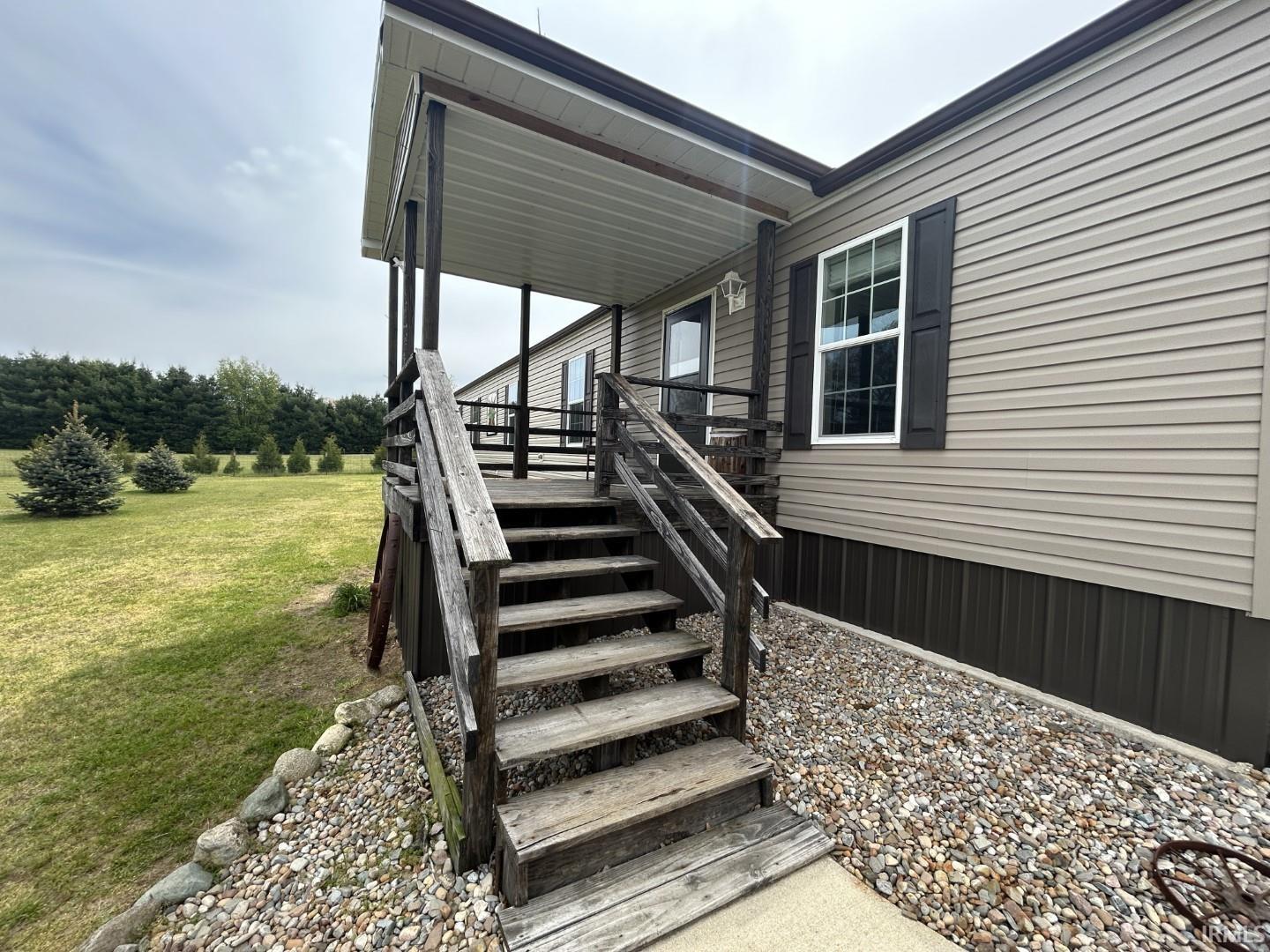 10105 East 150 North Grovertown, IN 46531 - Photo 2 of 19