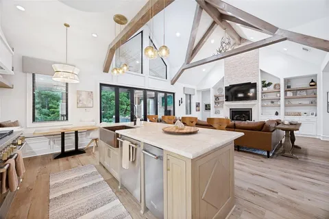 $2,300,000 | 704 Palisades Drive, Gordonville, TX 76245