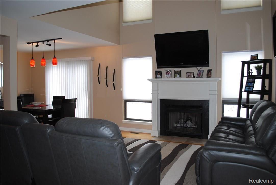 667 Camden Court Rochester, MI 48307 - Photo 14 of 34 Great Room 6.JPG