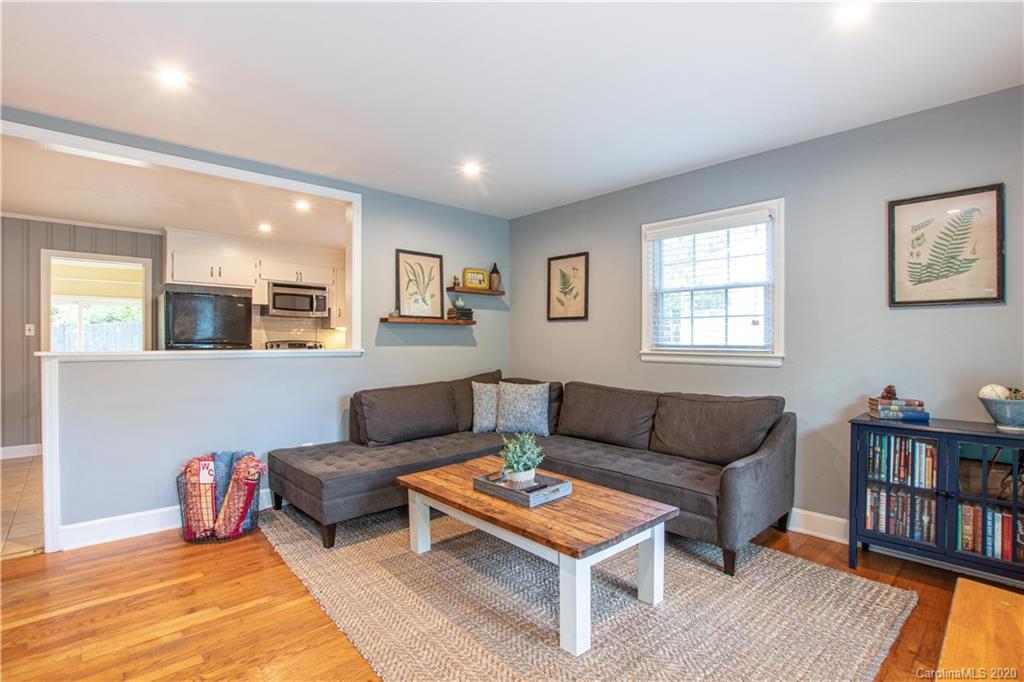 3837 Litchfield Road Charlotte, NC 28211 - Photo 3 of 35 Gallery Image 3