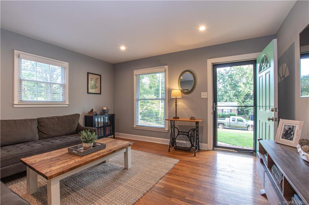 3837 Litchfield Road Charlotte, NC 28211 - Photo 5 of 35 Gallery Image 5