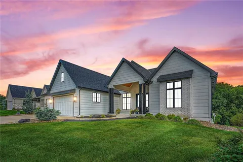 $1,149,950 | 7736 North Donnelly Avenue, Kansas City, MO 64158