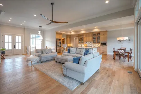 $1,149,950 | 7736 North Donnelly Avenue, Kansas City, MO 64158