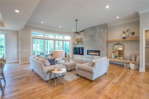 $1,149,950 | 7736 North Donnelly Avenue, Kansas City, MO 64158