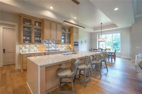 $1,149,950 | 7736 North Donnelly Avenue, Kansas City, MO 64158