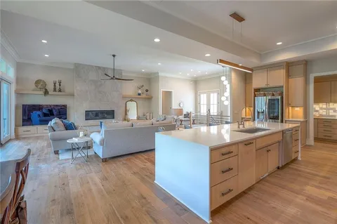 $1,149,950 | 7736 North Donnelly Avenue, Kansas City, MO 64158