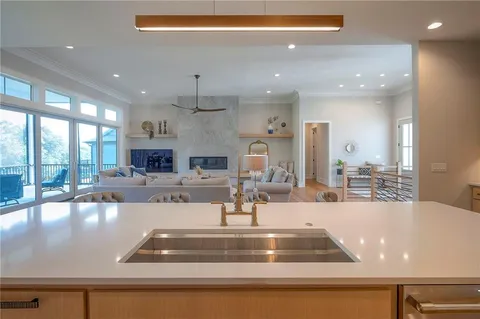 $1,149,950 | 7736 North Donnelly Avenue, Kansas City, MO 64158