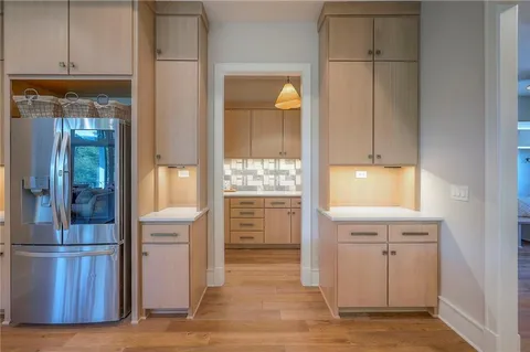 $1,149,950 | 7736 North Donnelly Avenue, Kansas City, MO 64158