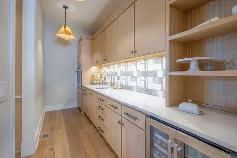 $1,149,950 | 7736 North Donnelly Avenue, Kansas City, MO 64158