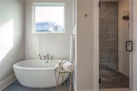 $1,149,950 | 7736 North Donnelly Avenue, Kansas City, MO 64158