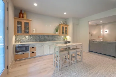 $1,149,950 | 7736 North Donnelly Avenue, Kansas City, MO 64158