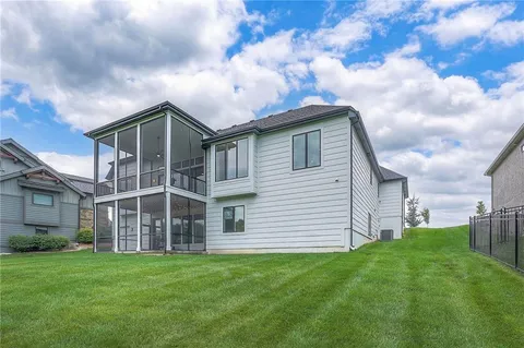 $1,149,950 | 7736 North Donnelly Avenue, Kansas City, MO 64158