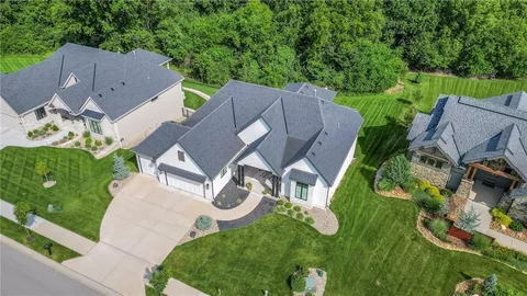 $1,149,950 | 7736 North Donnelly Avenue, Kansas City, MO 64158