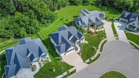 $1,149,950 | 7736 North Donnelly Avenue, Kansas City, MO 64158